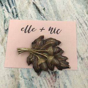Vintage Brown Leaf Brooch